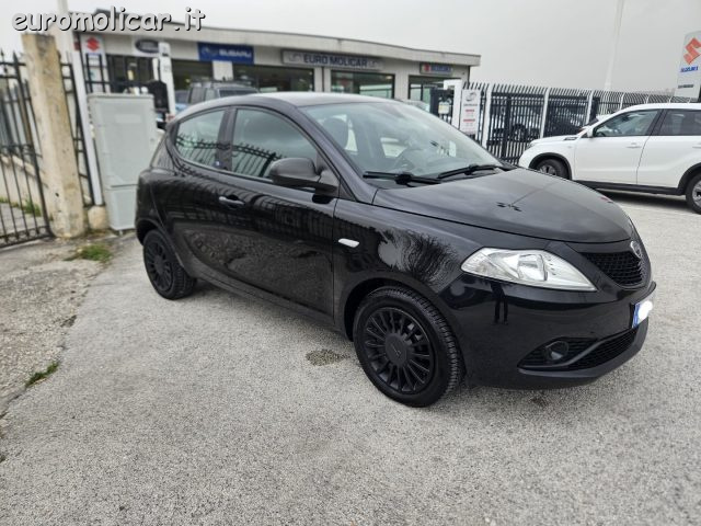 LANCIA Ypsilon usata, con ESP