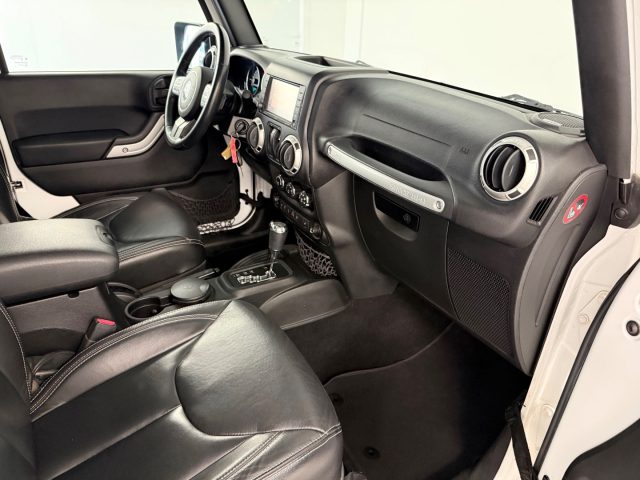 JEEP Wrangler usata, con Autoradio