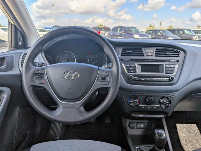 HYUNDAI i20 usata, con Climatizzatore