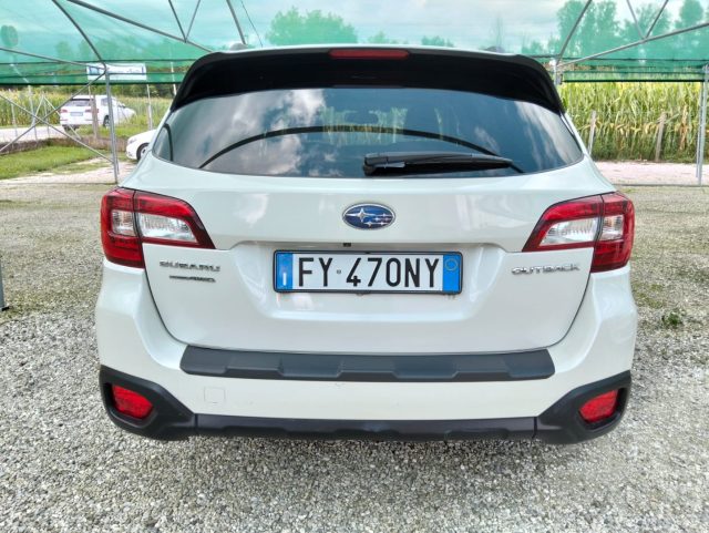 SUBARU OUTBACK usata, con Autoradio
