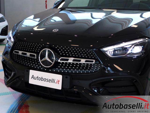 MERCEDES-BENZ GLA 180 usata, con Sedile posteriore sdoppiato