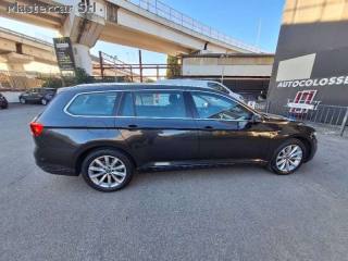 VOLKSWAGEN Passat Variant usata, con Autoradio