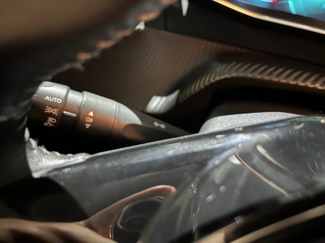 PEUGEOT 208 usata, con USB