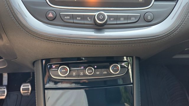 OPEL Grandland X usata, con USB