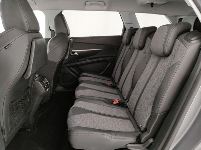 PEUGEOT 5008 usata, con Sistema di navigazione