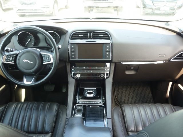JAGUAR F-Pace usata, con Autoradio