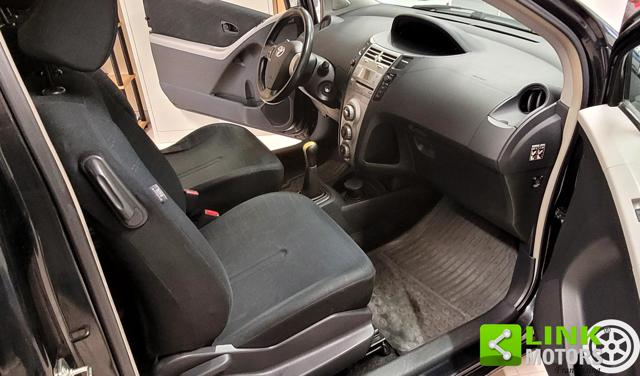 TOYOTA Yaris usata 8