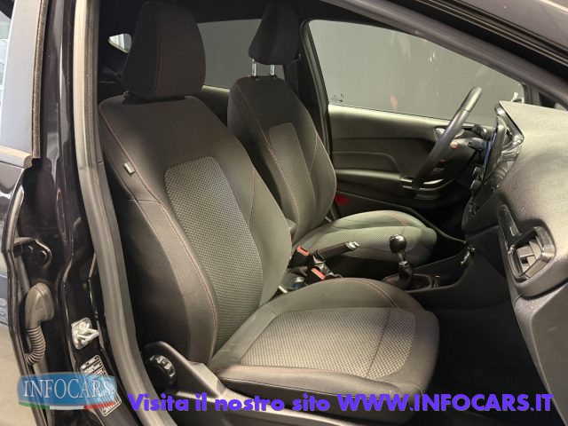 FORD Fiesta usata, con Autoradio