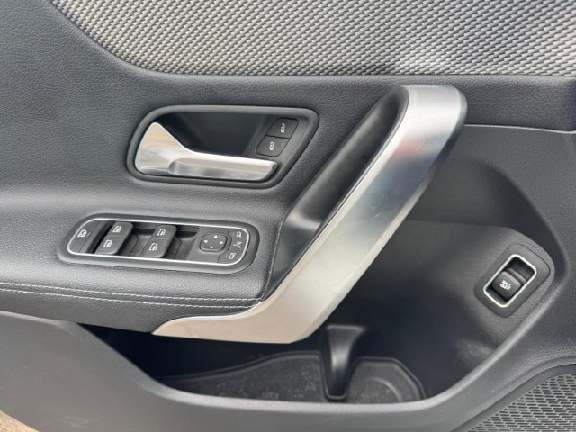 MERCEDES-BENZ CLA 180 usata, con Cruise Control