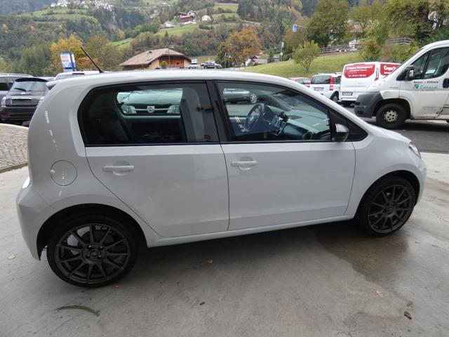 VOLKSWAGEN up! usata, con Boardcomputer