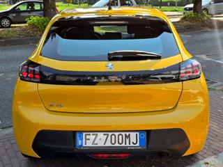 PEUGEOT 208 usata, con Autoradio