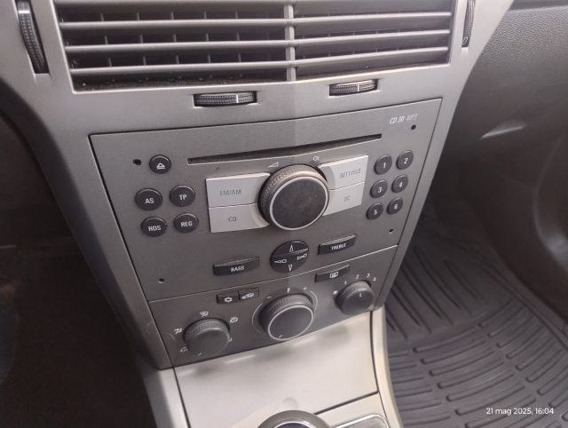 OPEL Astra usata, con Isofix