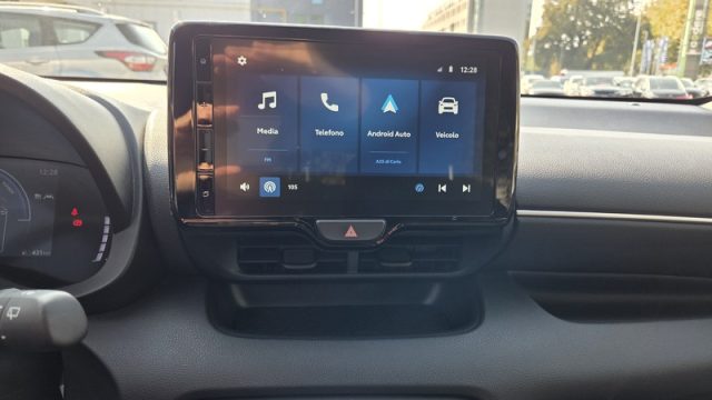 TOYOTA Yaris usata, con Luci diurne LED