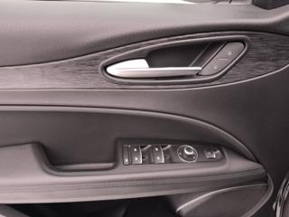 ALFA ROMEO Stelvio usata, con Portellone posteriore elettrico