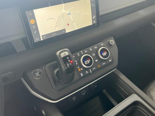 LAND ROVER Defender usata, con Fari LED