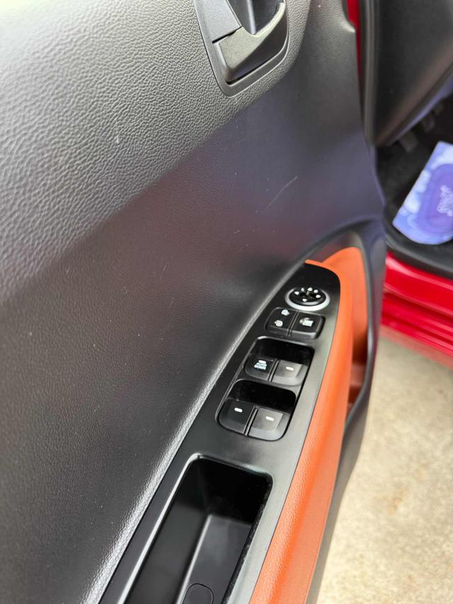 HYUNDAI i10 usata, con Chiusura centralizzata