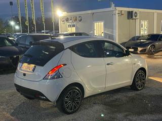 LANCIA Ypsilon usata, con Telecamera per parcheggio assistito