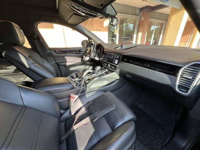 PORSCHE Cayenne usata, con Park Distance Control