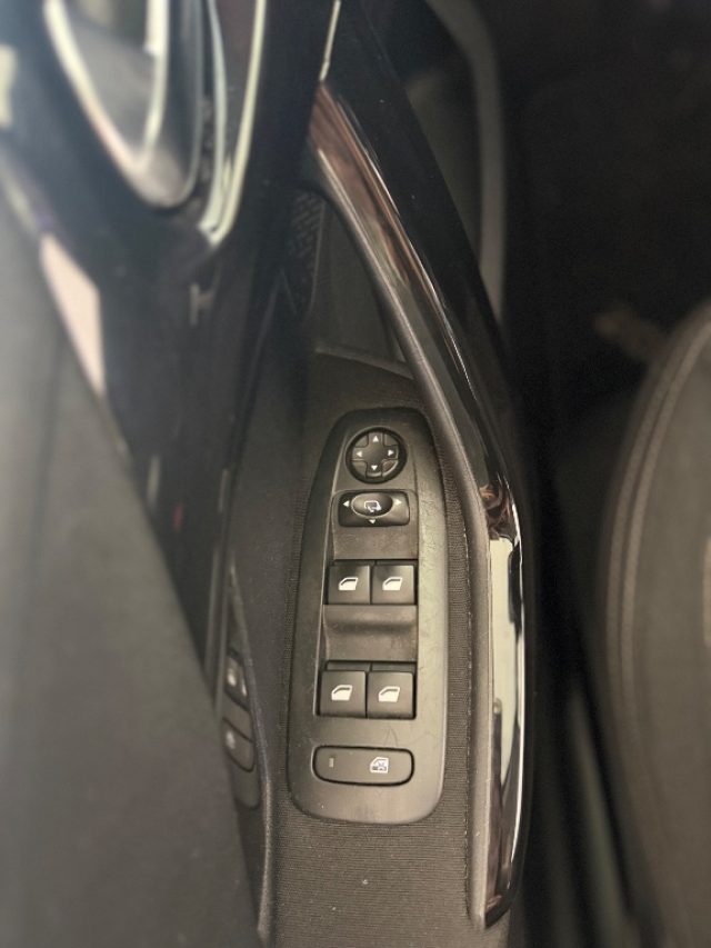 PEUGEOT 208 usata 18