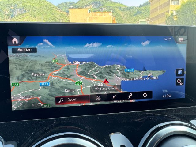 MERCEDES-BENZ GLB 200 usata, con Autoradio digitale