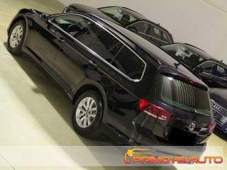 VOLKSWAGEN Passat Variant usata, con ESP