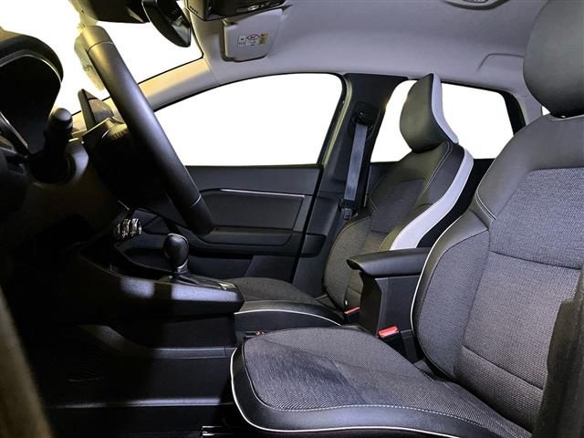 RENAULT Captur usata 9