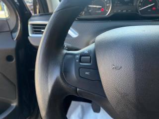 PEUGEOT 2008 usata 19