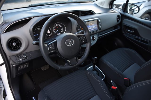 TOYOTA Yaris usata, con Alzacristalli elettrici