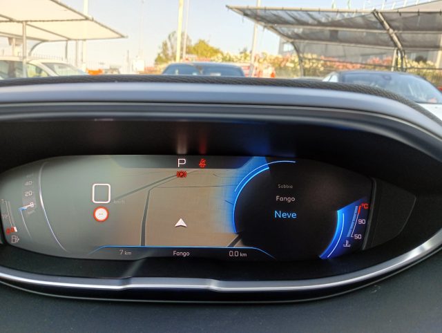 PEUGEOT 5008 usata, con Touch screen