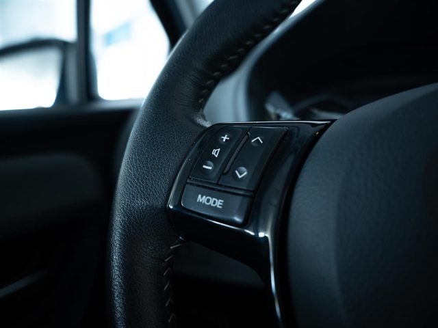 TOYOTA Yaris usata, con Hill holder