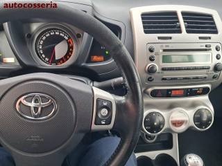 TOYOTA Urban Cruiser usata, con Controllo automatico clima