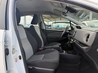 TOYOTA Yaris usata 21