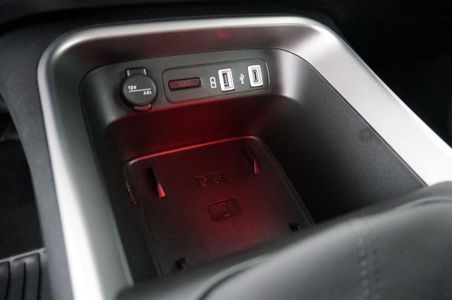 JEEP Avenger usata, con USB