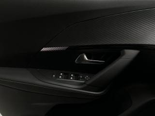 PEUGEOT 2008 usata, con Sistema di navigazione