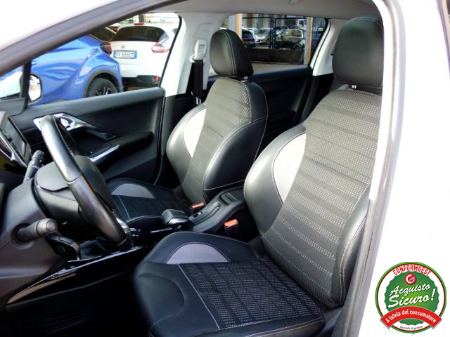 PEUGEOT 2008 usata, con Controllo automatico clima