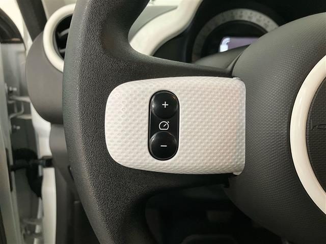 RENAULT Twingo usata 17