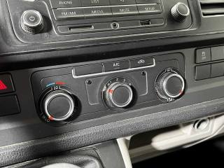 VOLKSWAGEN Transporter usata 22