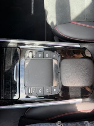 MERCEDES-BENZ GLB 200 usata, con Volante in pelle