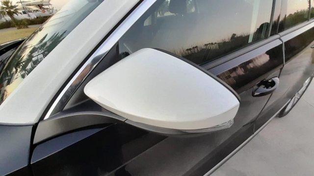 VOLKSWAGEN T-Roc usata, con Autoradio digitale