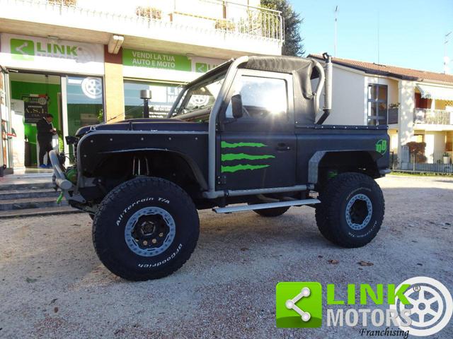 LAND ROVER Defender usata 32