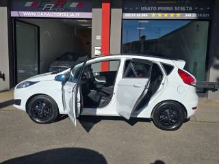 FORD Fiesta usata, con Autoradio