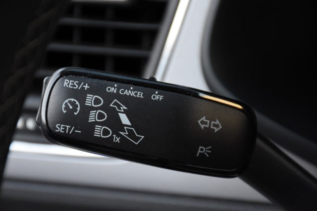 SEAT Leon usata, con Autoradio digitale
