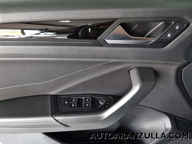 VOLKSWAGEN T-Roc usata, con Sedili sportivi