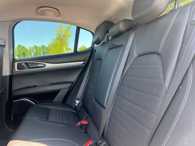 ALFA ROMEO Stelvio usata, con Alzacristalli elettrici