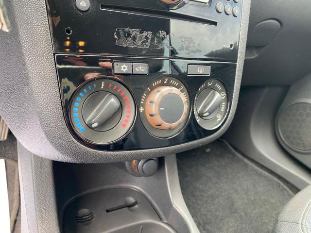 OPEL Corsa usata, con ESP