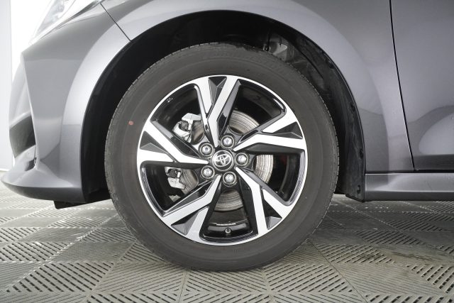 TOYOTA Yaris usata 8