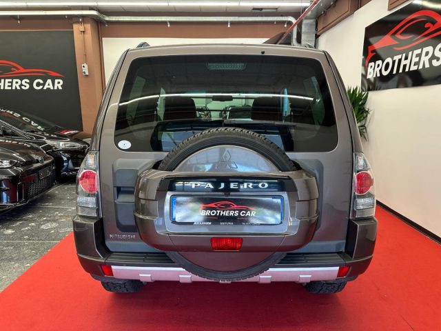 MITSUBISHI Pajero usata, con Autoradio
