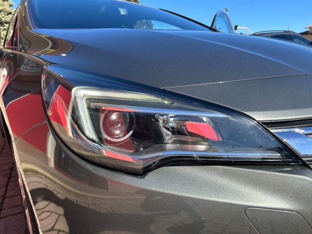 OPEL Astra usata, con Touch screen