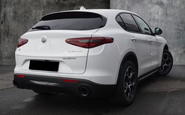ALFA ROMEO Stelvio usata, con Airbag