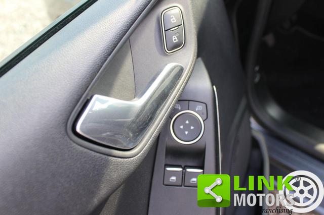 FORD Fiesta usata, con Sedile posteriore sdoppiato